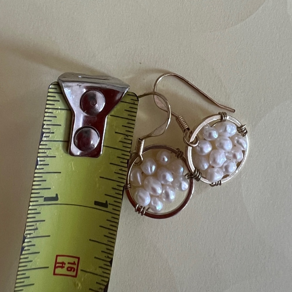 Gold and fresh water pearl earrings - Picture 3 of 3